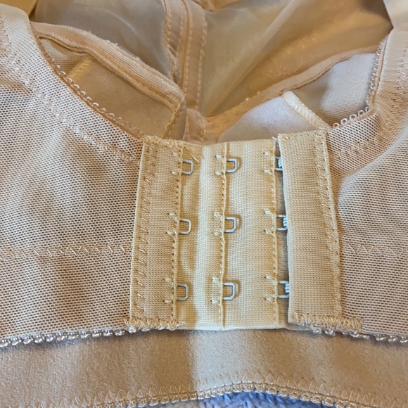 Goddess full figured bra size 50DD beige - Picture 3 of 5